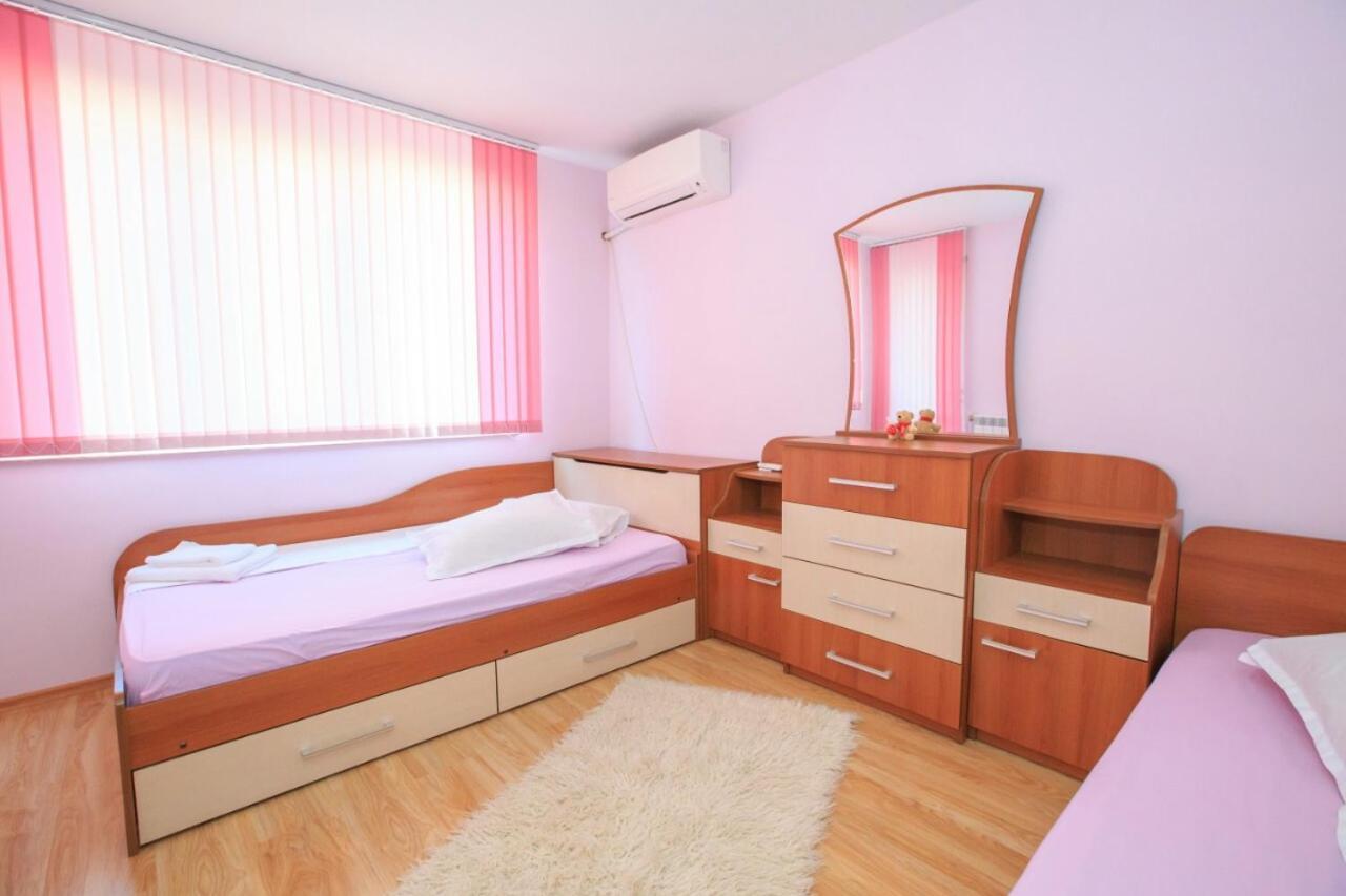 мария парк Apartment Sandanski